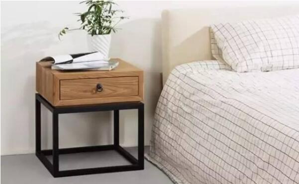 房子裝修完，買了床，床頭柜該如何選擇？